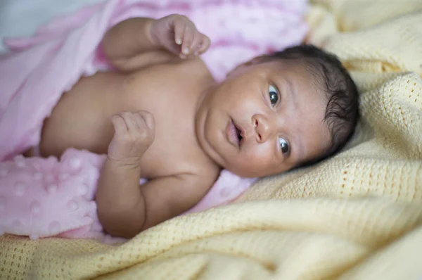 Schöne kleine Mädchen — Stockfoto