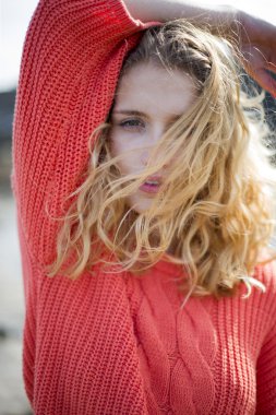 Rüzgar ok açılı tipler ve güzel