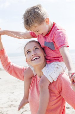 gökyüzünde uçan yüksek