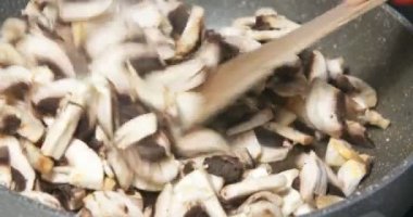 Tavada Kızartma Mantarı