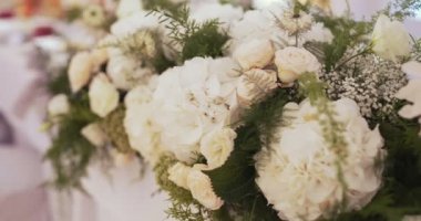 Düğünde masa süslemeleri.