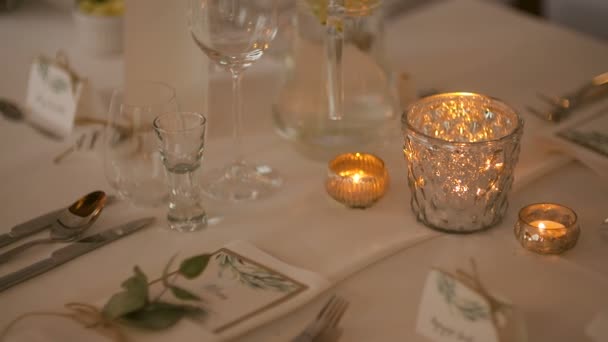 Tavolo decorato per il lusso, cena elegante — Video Stock