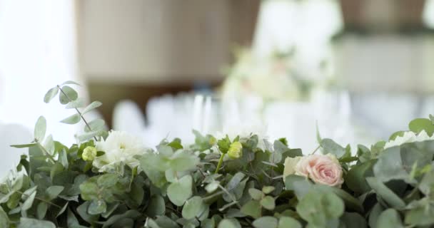Dekoracje stołowe na weselu — Wideo stockowe