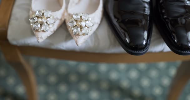 Robes de mariée chaussures de mariage — Video