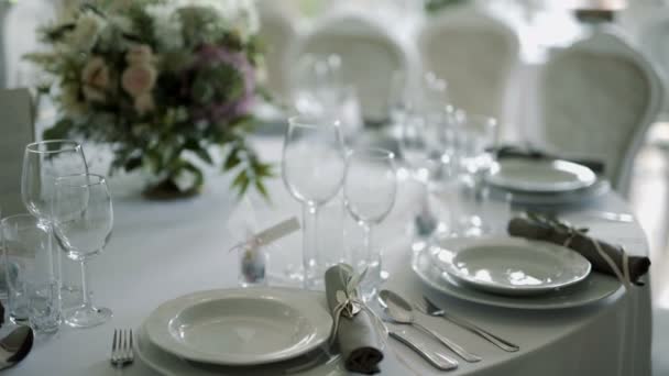 Table décorée pour un dîner de mariage — Video