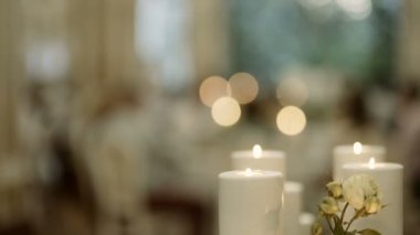 Düğünde masa süslemeleri.