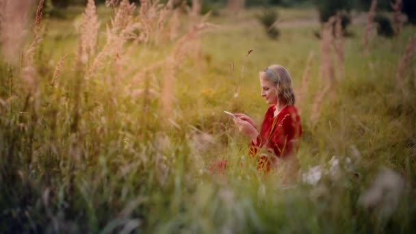 Smiling Woman Using Digital Tablet Outdoors — Stock Video