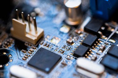 Çipler, Transistörler ve Mikroişlemcili PC Ana Kart