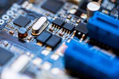 Çipler, Transistörler ve Mikroişlemcili PC Ana Kart