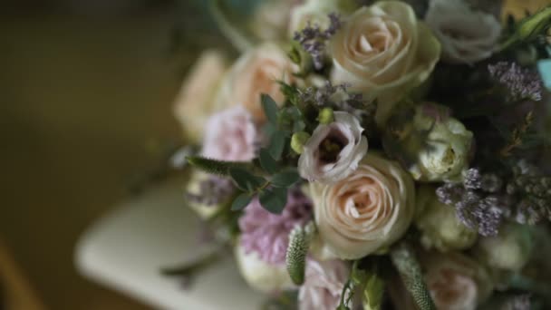 Primo piano del bouquet da sposa — Video Stock