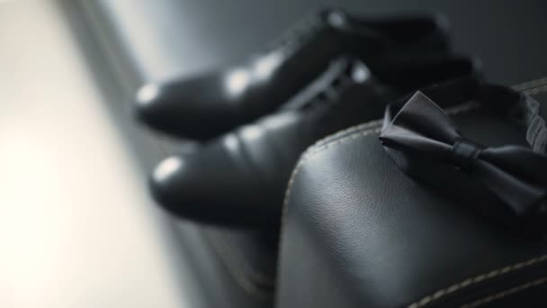 Czarne eleganckie buty — Wideo stockowe