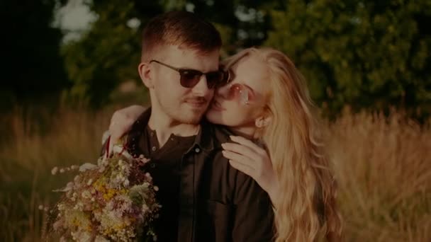 Loving Couple Portret emotionele liefde relatie — Stockvideo