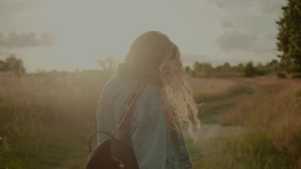 Happy young Carefree hippie dancing in the sun — Stock Video