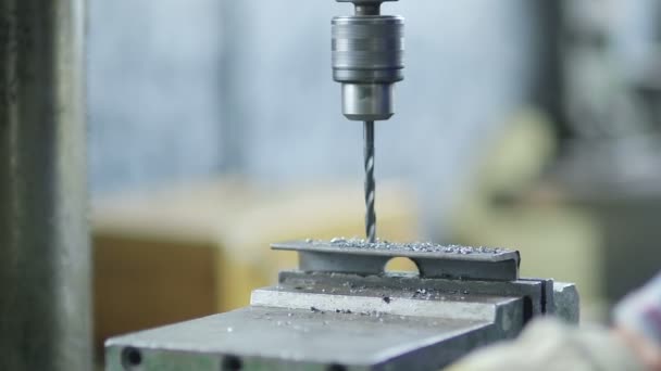 Forage dans Metal-Stockootage 