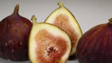 Masada olgun incir meyvesi