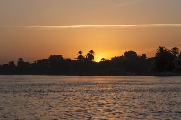 Coucher de soleil sur la rivière Nile — Photo