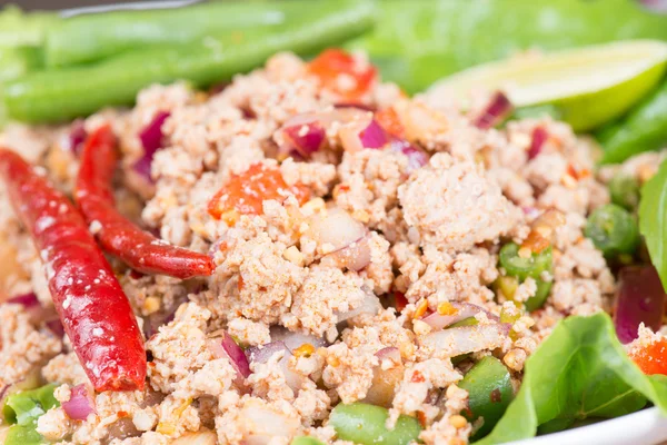 Laab. Tay Spicy kıyılmış et salata