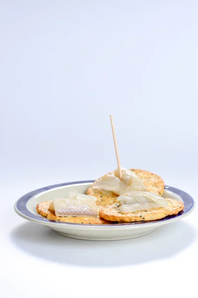 Salamura ringa gevrek ekmek, soğuk meze