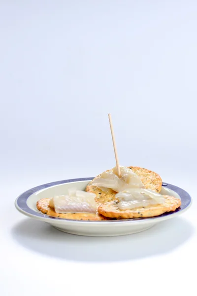 Salamura ringa gevrek ekmek, soğuk meze