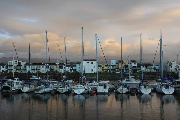 Bateaux Dans Port Coucher Soleil — Photo