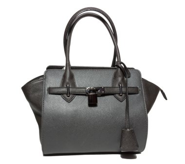 Beyaz bir arka planda kadın çanta