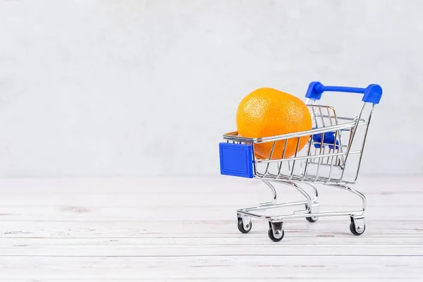 Продуктовый Супермаркет Реалистичная Тележка Пустая Корзина Покупок Концепция Потребления Мандарин — стоковое фото