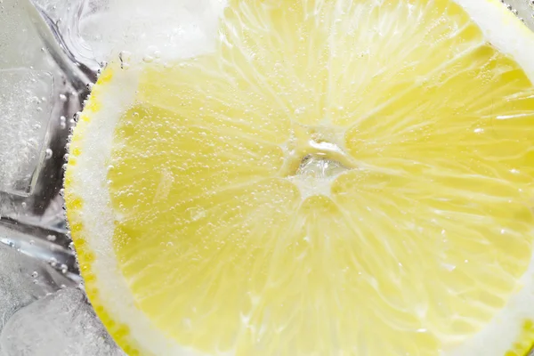 Limone nelle bolle — Foto Stock