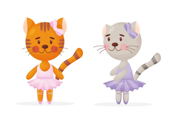 Glücklich süße Katze, Kätzchen Charakter, Balletttänzer in spitzen Schuhen und Tutu-Rock, Cartoon-Vektor-Illustration isoliert — Stockvektor