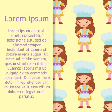 Kusursuz desenli küçük kız tepside kek tutuyor..