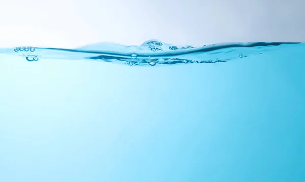 Limpar Ondas Água Azul Salpicando Fundo Água Bolhas — Fotografia de Stock