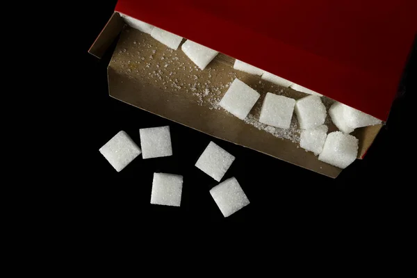 Detailní Záběr Bílá Kostka Cukru Čtvercového Tvaru Červenou Krabičkou Izolované — Stock fotografie