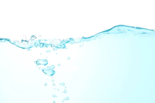 水波喷出干净的蓝色 气泡在白水背景上与复制空间隔离 — 图库照片
