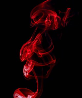 Kırmızı duman grubunun dönen hareketi, soyut çizgi siyah arkaplanda izole edildi