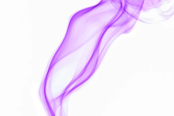 紫色烟雾或雾群的旋转运动 在白色背景上孤立的抽象线 — 图库照片