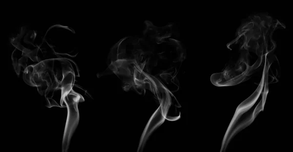 白烟群的聚集涡旋运动 在黑色背景上孤立的抽象线 — 图库照片