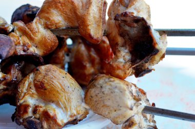 et kebabı bir menteşe üzerinde kapat