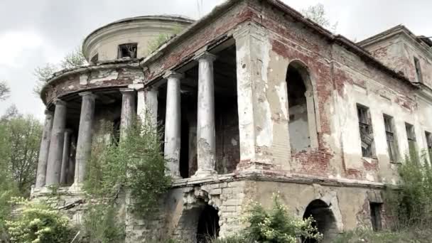 Antigua casa solariega olvidada de principios del siglo XX — Vídeo de stock