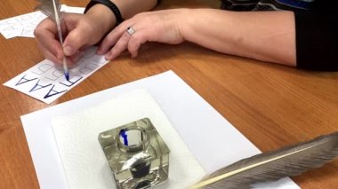 Bir yetişkin kalem editör okulu festivali Penza Russia Mayıs 2021 ile mektupların izini sürüyor.