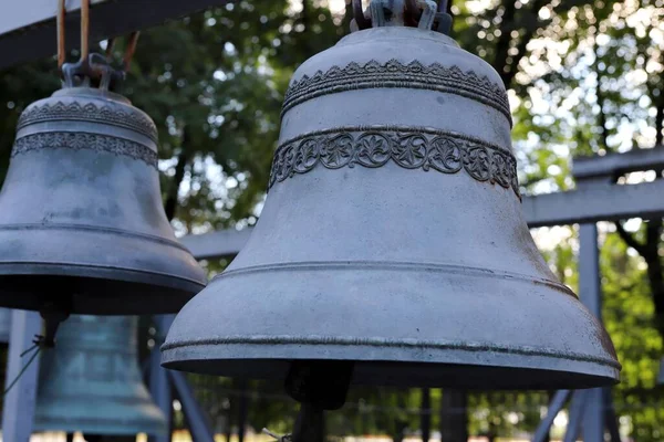Church bells of the belfry of the Assumption Cathedral in the city of Yaroslavl Russia — Stockfoto