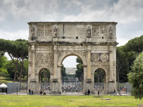 Arco de Constantino na primavera — Fotografia de Stock