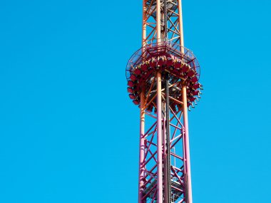 Adrenalin eğleniyor insanlar