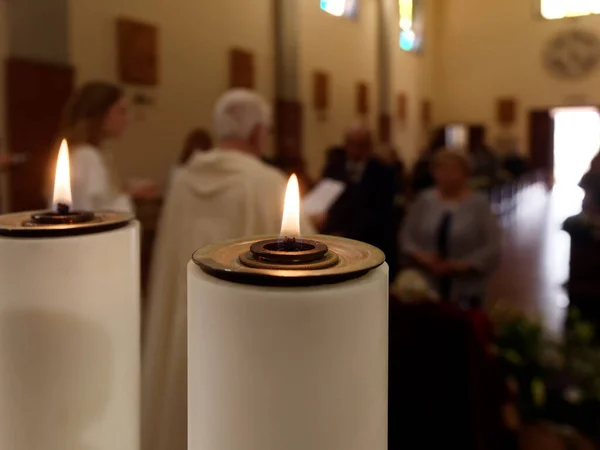 Templom Gyertyák Tömeg Fény Vallási Kereszténység Közelkép — Stock Fotó