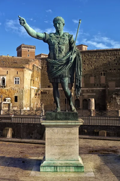 Socha prvního císaře římského — Stock fotografie