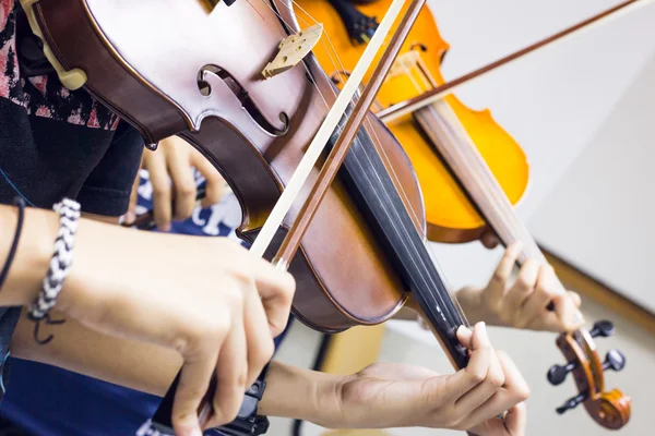 The violin player — Stock Photo, Image