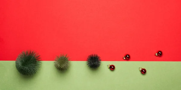 Alberi Natale Ornamenti Sfondo Carta Rossa Verde Natale Capodanno Concetto — Foto Stock