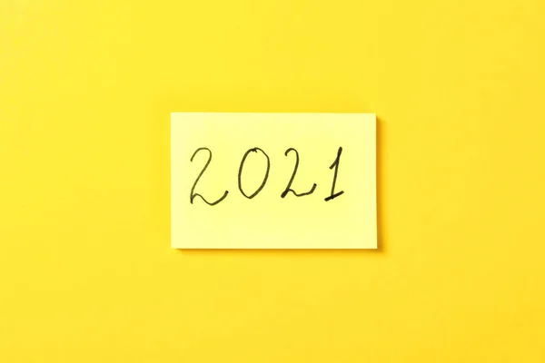 Papier adhésif notes, couleur tendance de l'année 2021 Illuminant jaune. — Photo