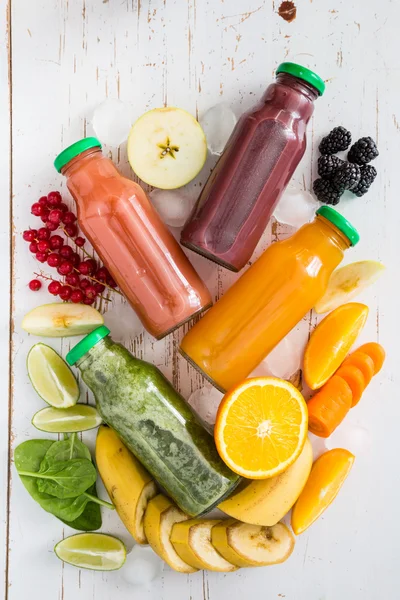 Seleção de smoothies coloridos — Fotografia de Stock