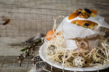 Yumurtalı Paskalya pastası.