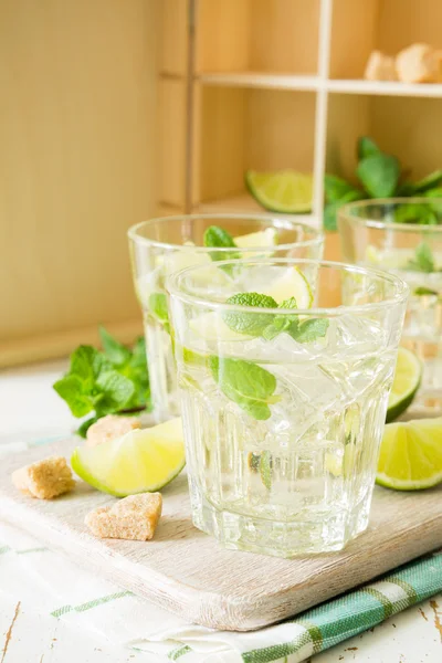 Gözlüklü taze limonata — Stok fotoğraf