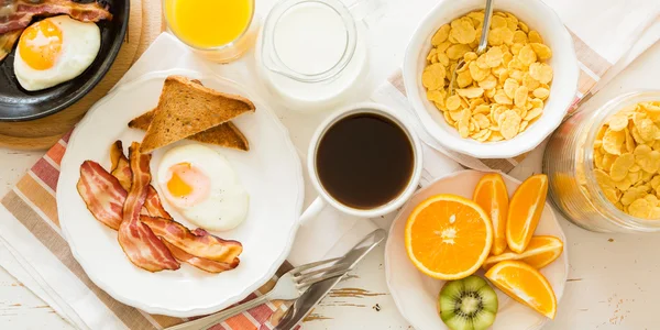 Traditional american breakfast — Stock Photo, Image